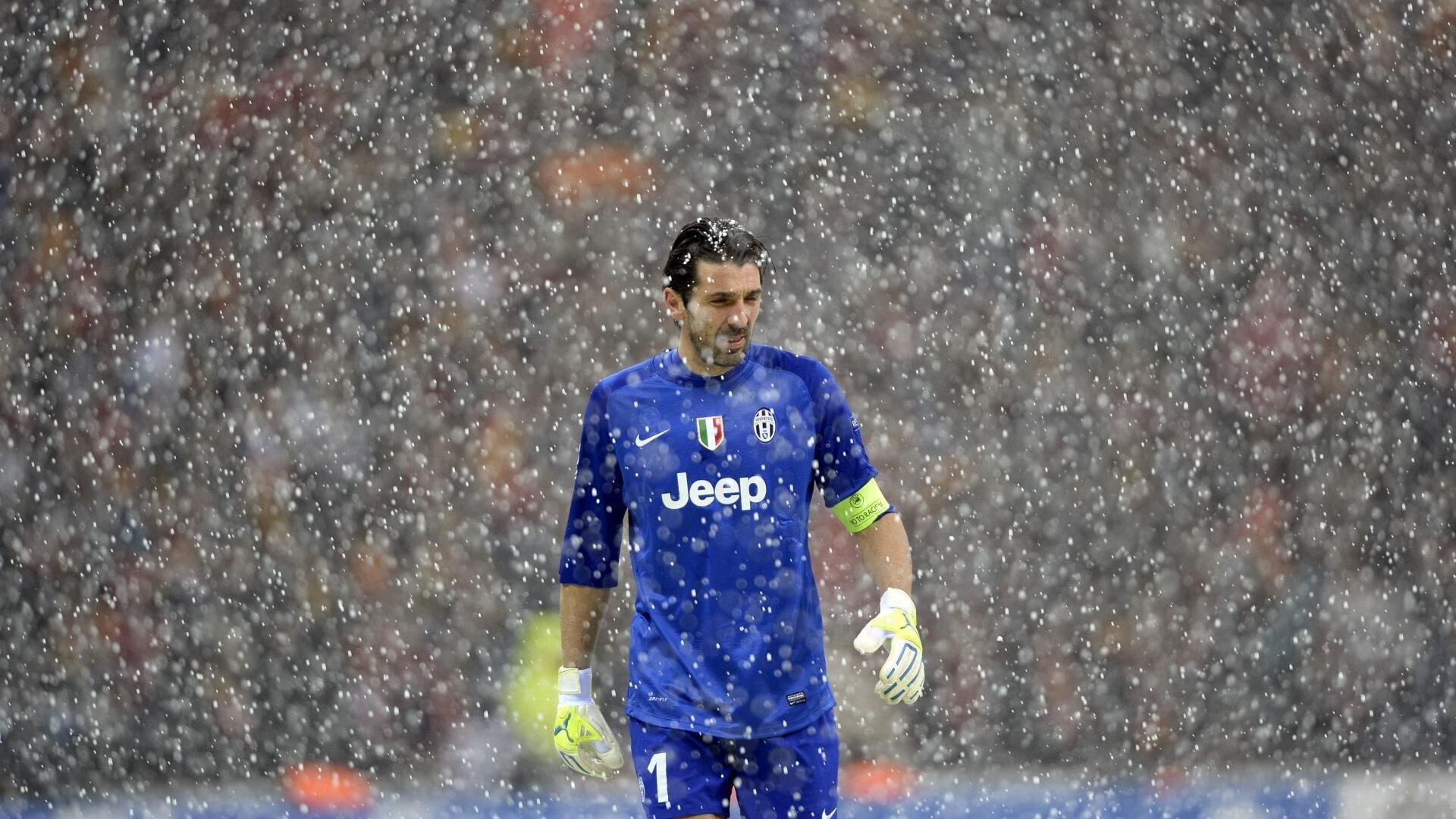 《电竞行业的“隐形冠军”：幕后力量崛起》，电竞幕后工作人员